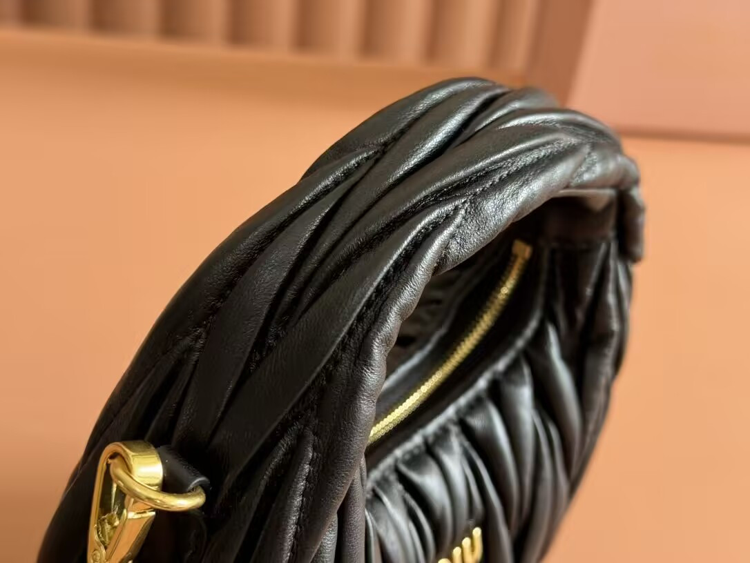 M1v M1v wander matelassé nappa leather hobo mini-bag 14x17.5x5.5cm