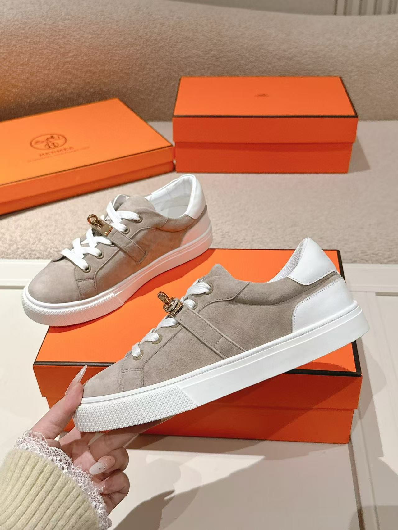 UA H**me5 Day sneaker