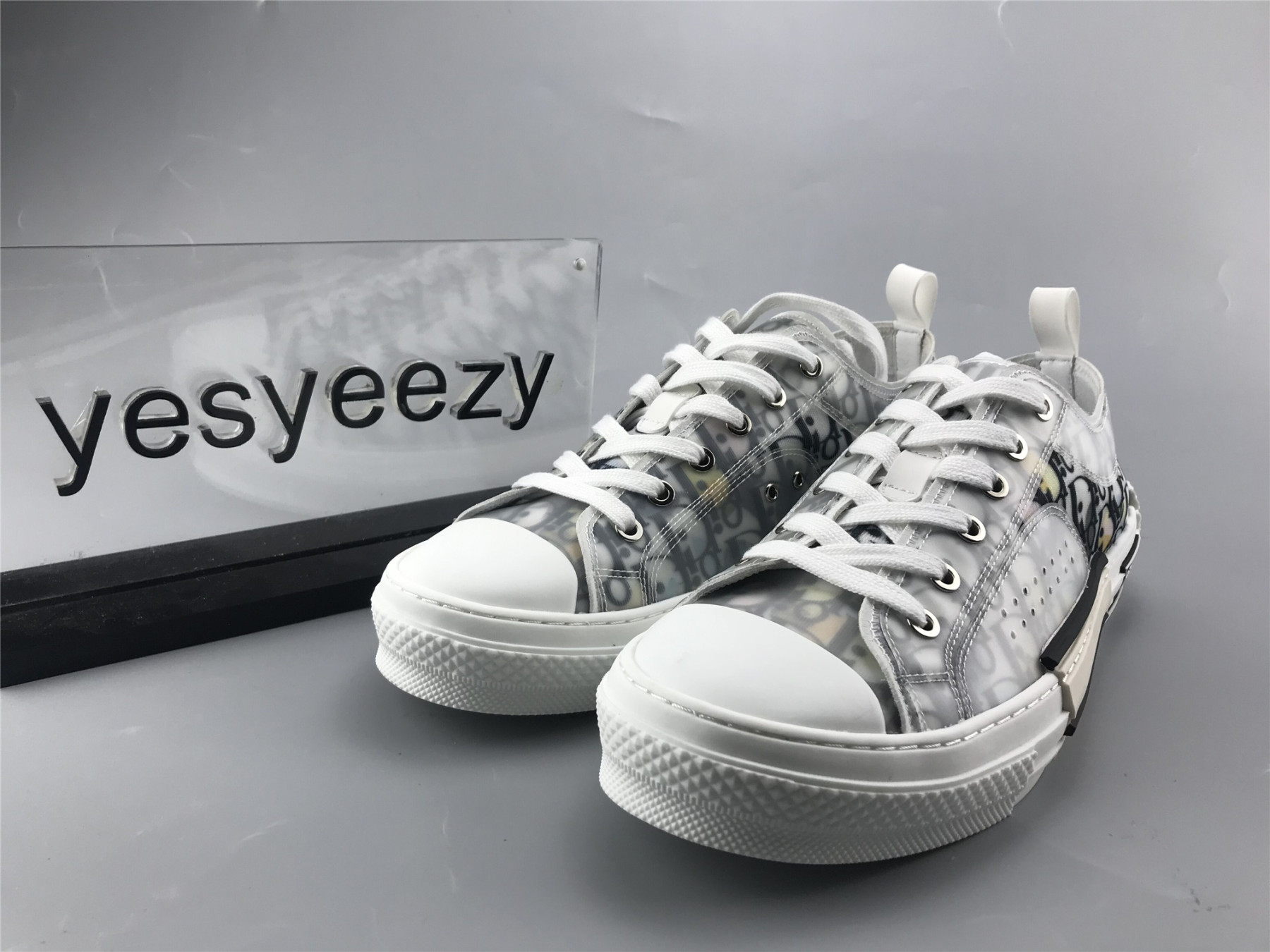 ua D10r b23 low top alex foxton oblique