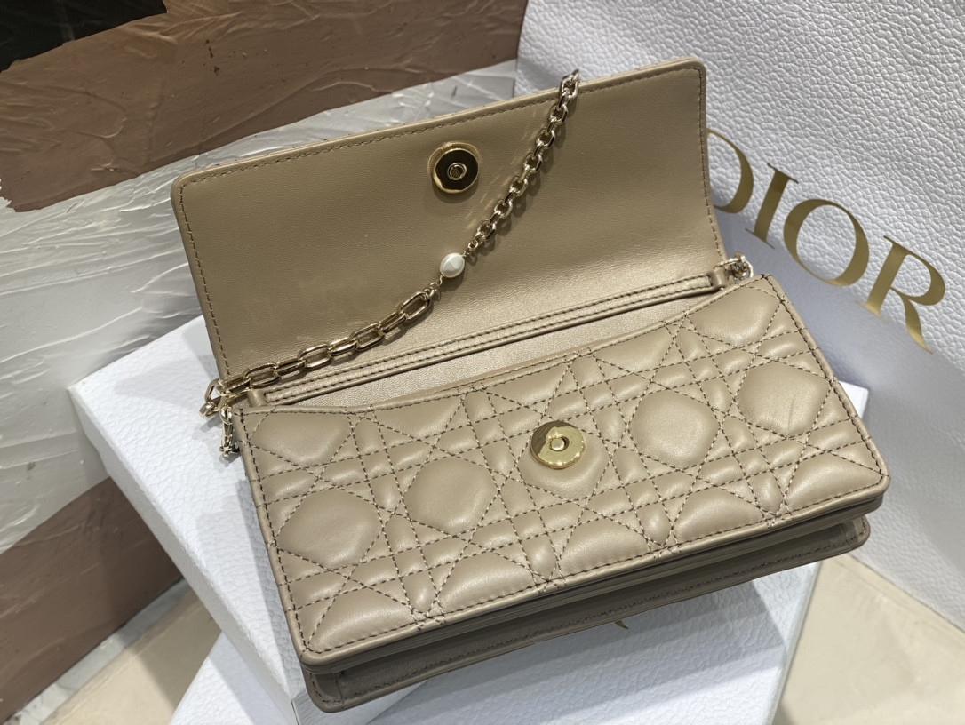MISS D10r Mini Handbag Beige Cannage Woven Pattern Lambskin S0980ONMJ_M52U 21 x 11.5 x 4.5 cm