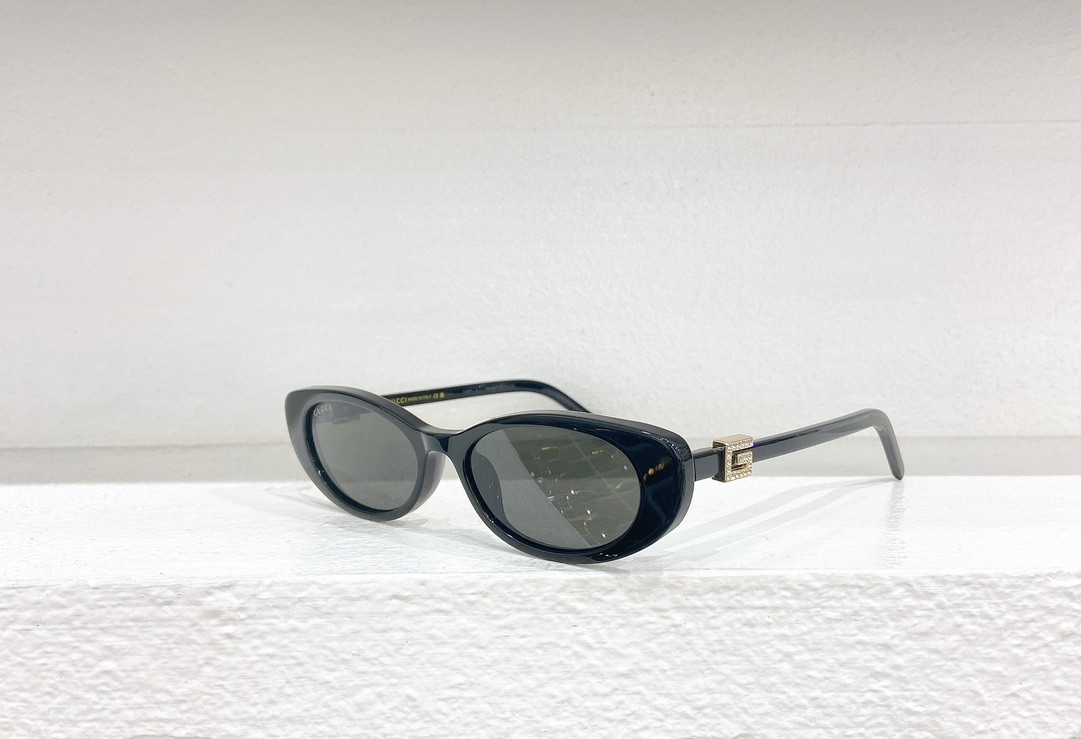 Gvc*1 Glasses GG 1680S 52-17-140