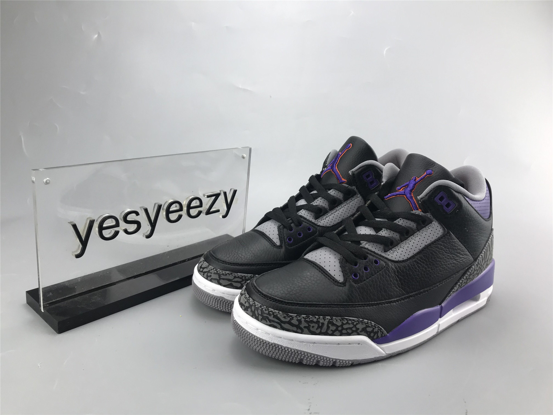 UA AIR JORDAN 3 RETRO 