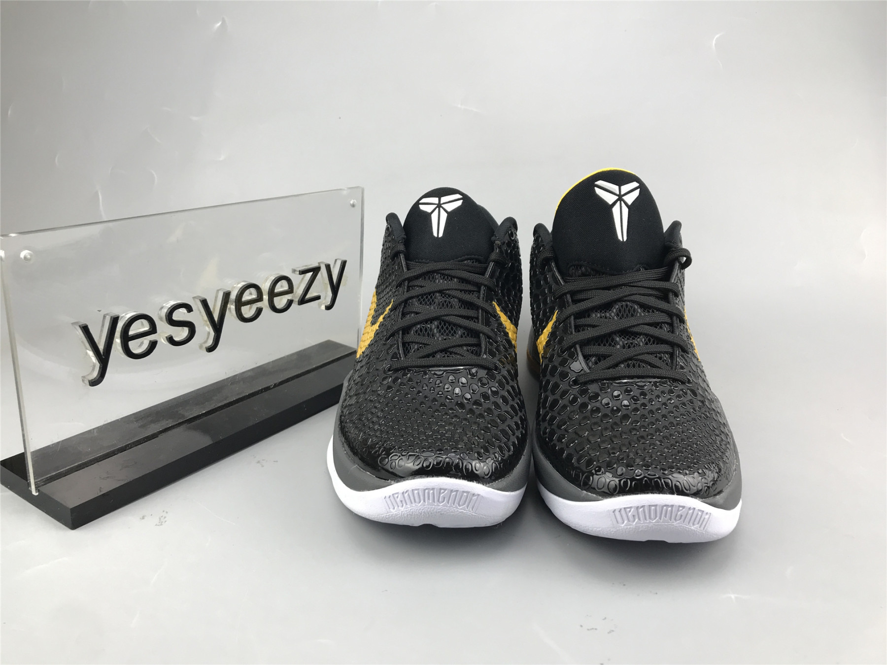 UA NIKE ZOOM KOBE 6 