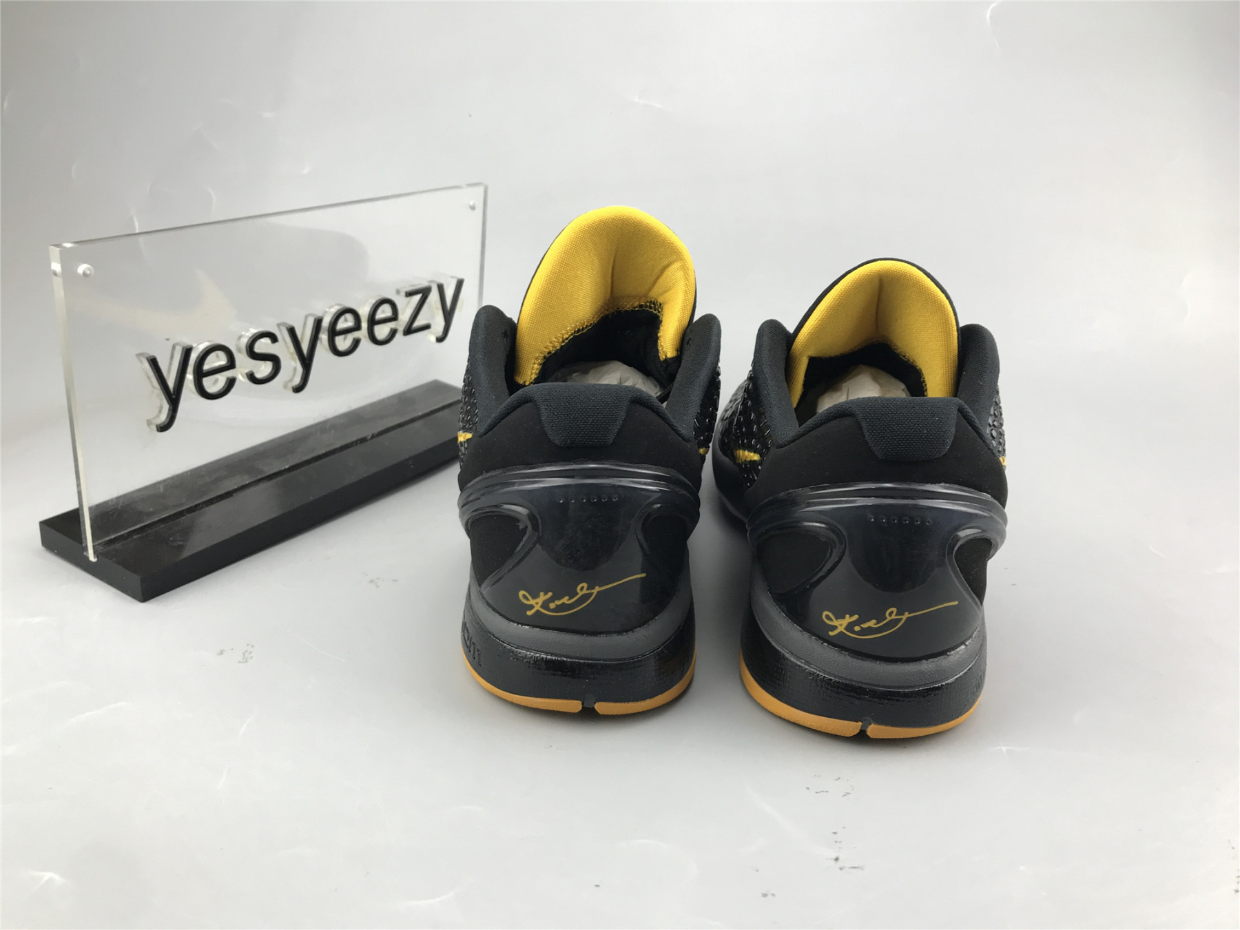 UA NIKE ZOOM KOBE 6 