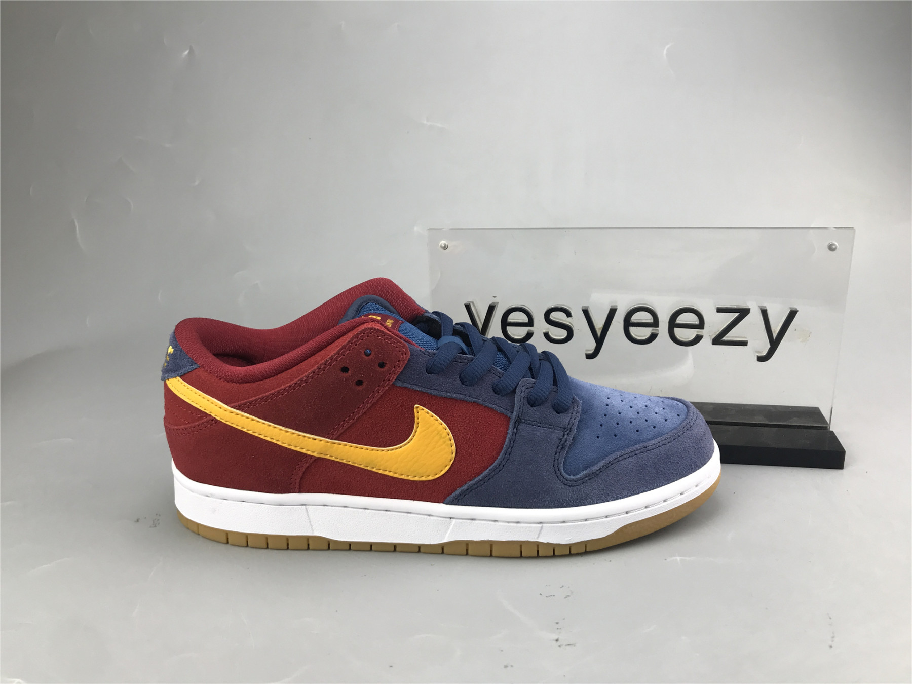 UA NIKE DUNK LOW SB 