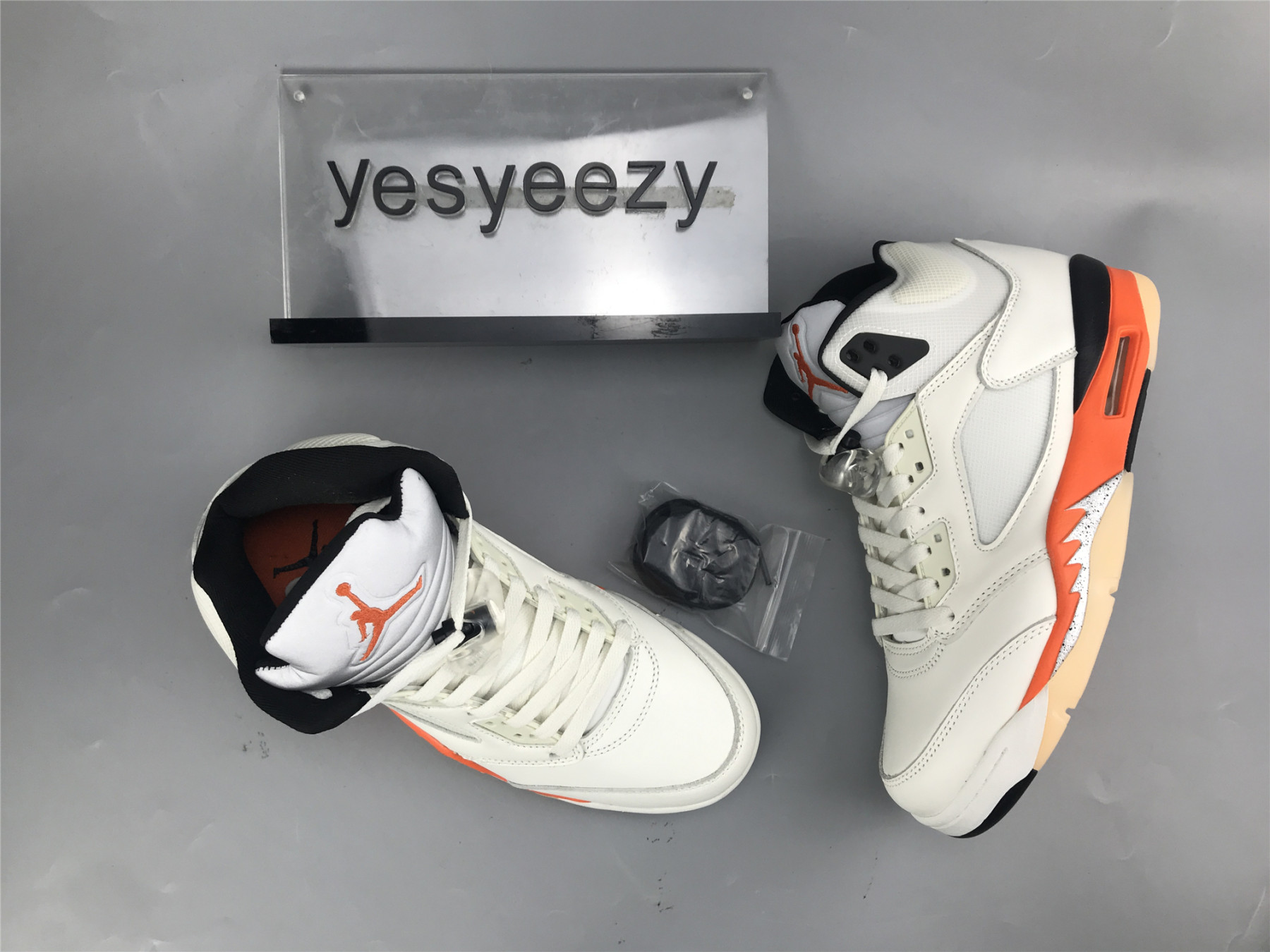 UA AIR JORDAN 5 RETRO 