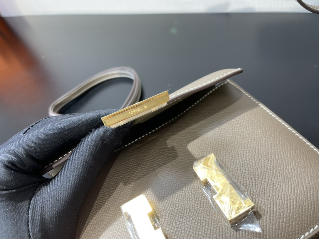 H**me5 Constance 24 Epsom  leather gold hardware 9.4"x5.9"x3"