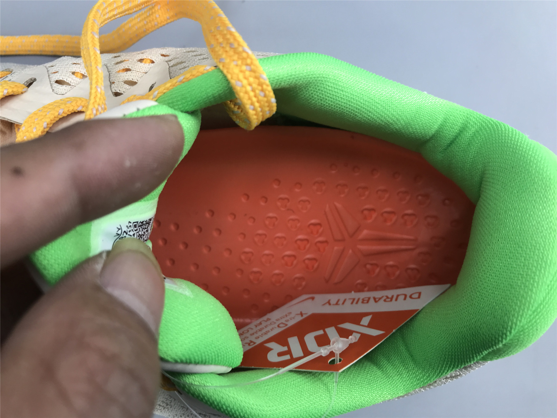 UA NIKE KOBE 11 
