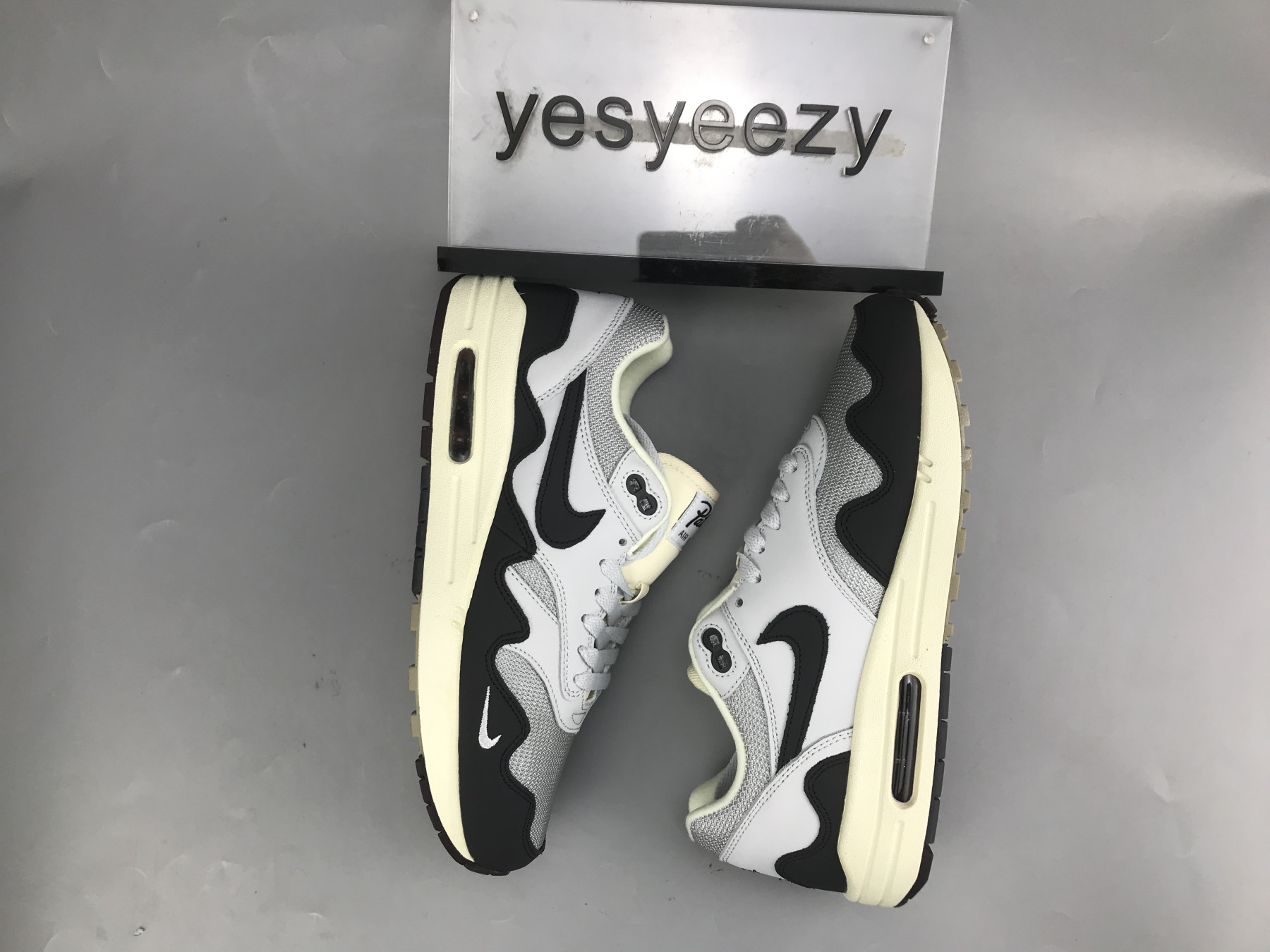 UA NIKE AIR MAX 1/P