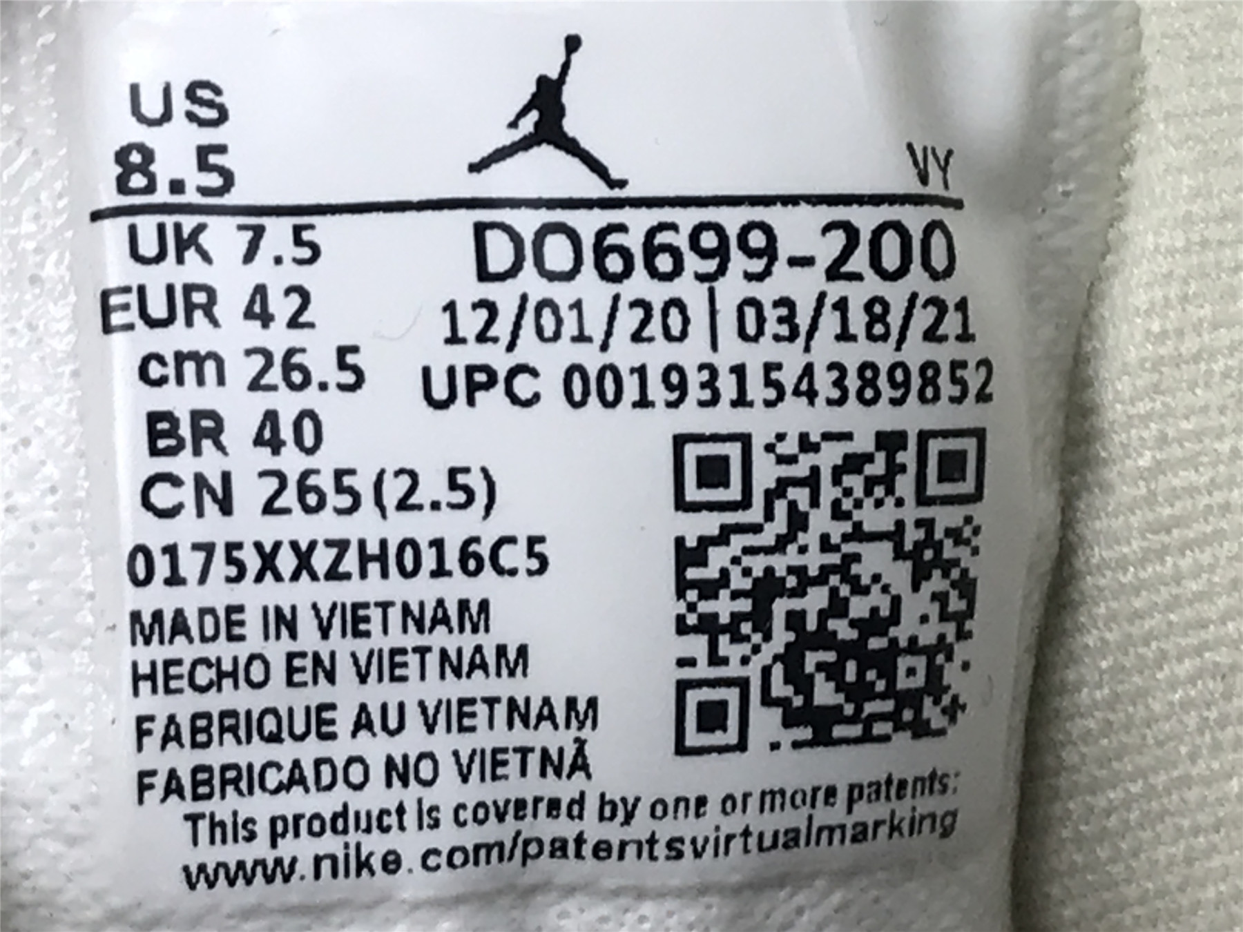 UA WMNS AIR JORDAN 1 MID SE 