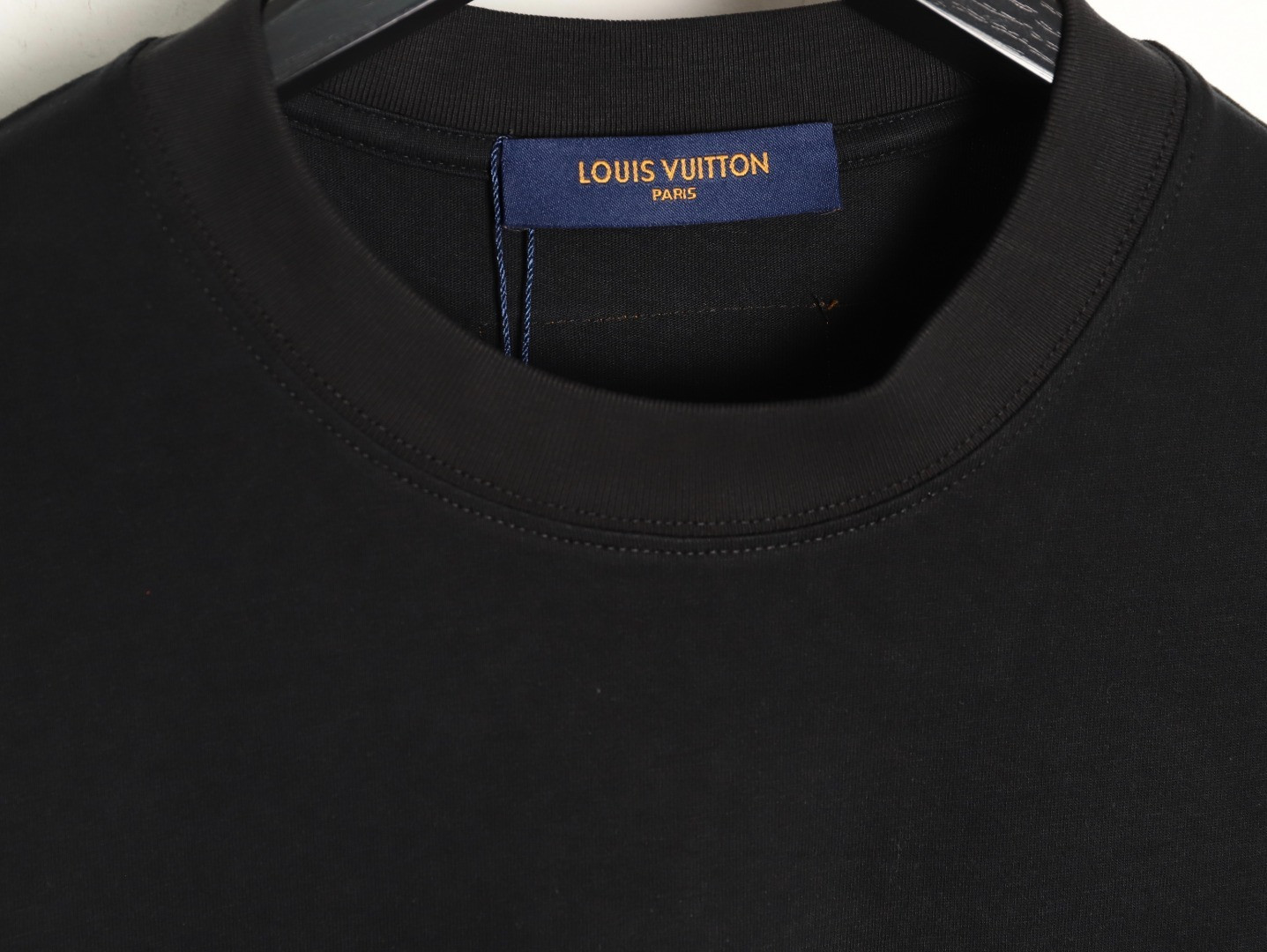 L0vis Vvtt0n Long-sleeved T-shirt