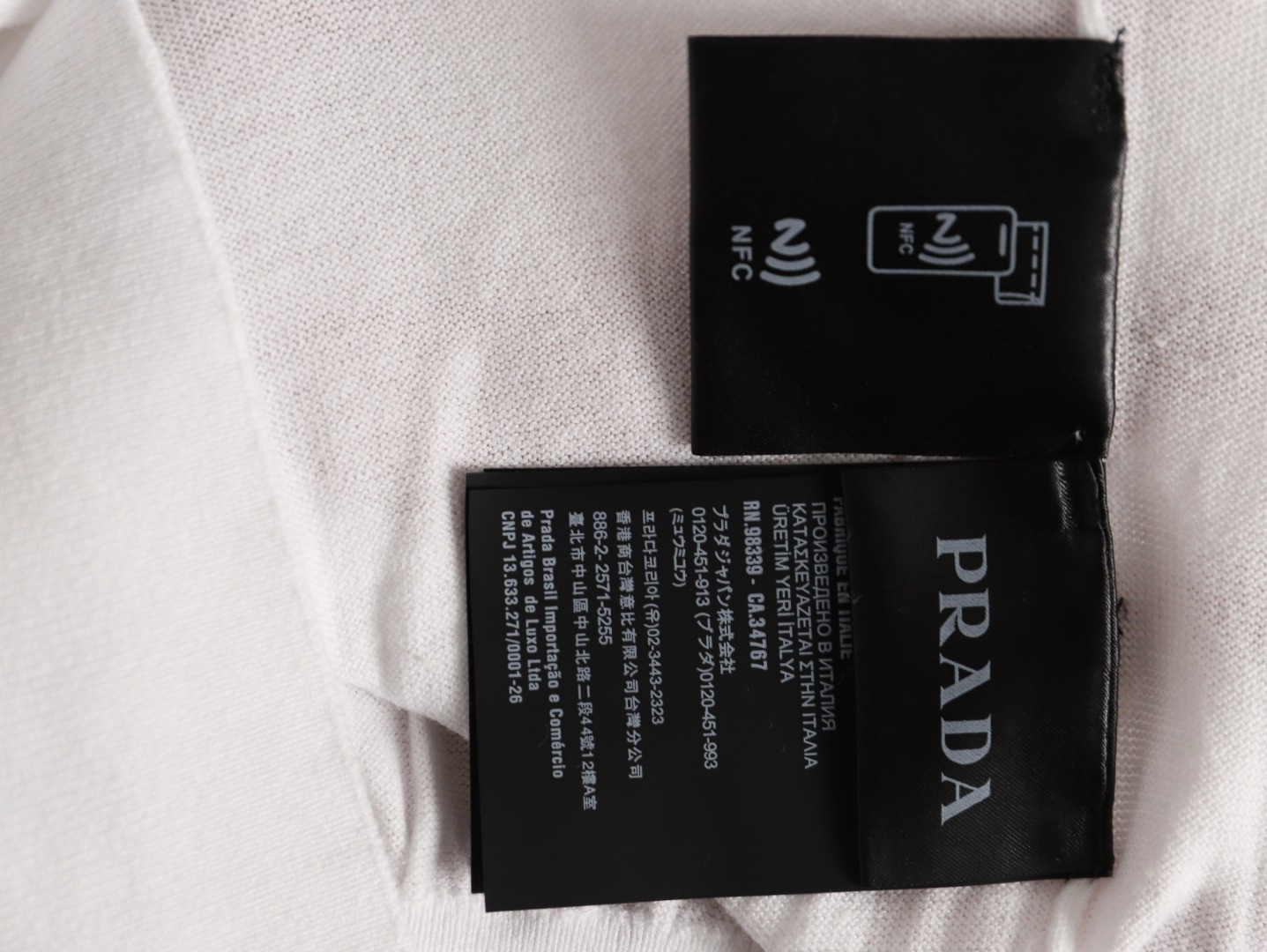 Pra*a prd sweaters