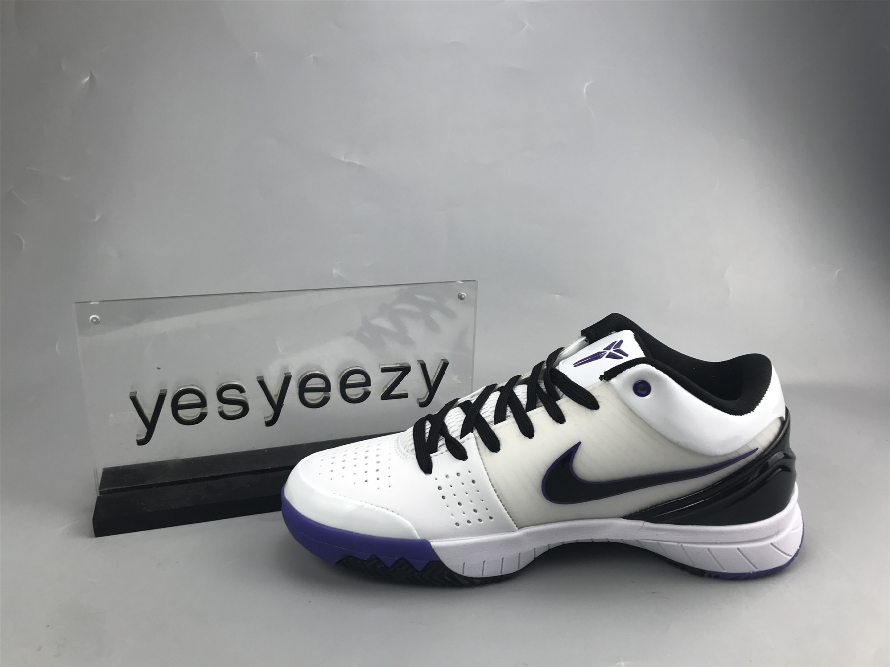 UA NIKE ZOOM KOBE 4 