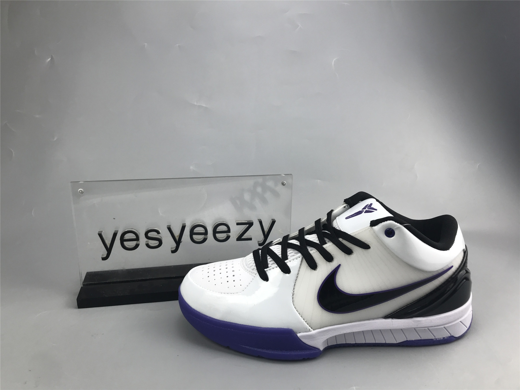 UA NIKE ZOOM KOBE 4 