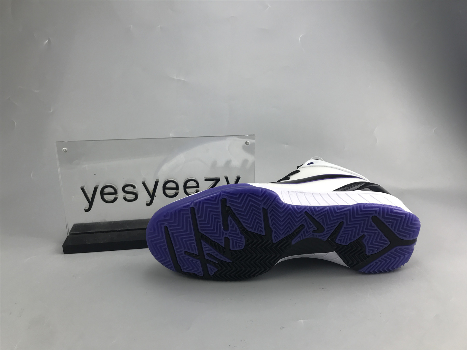 UA NIKE ZOOM KOBE 4 