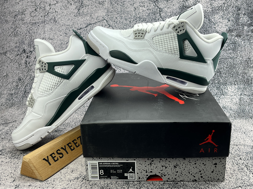UA AIR JORDAN 4 RETRO 