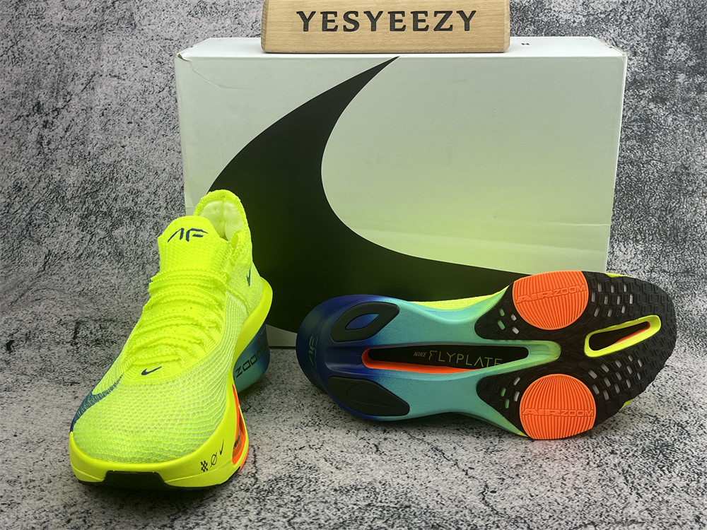 UA NIKE AIR ZOOM ALPHAFLY NEXT% 3 