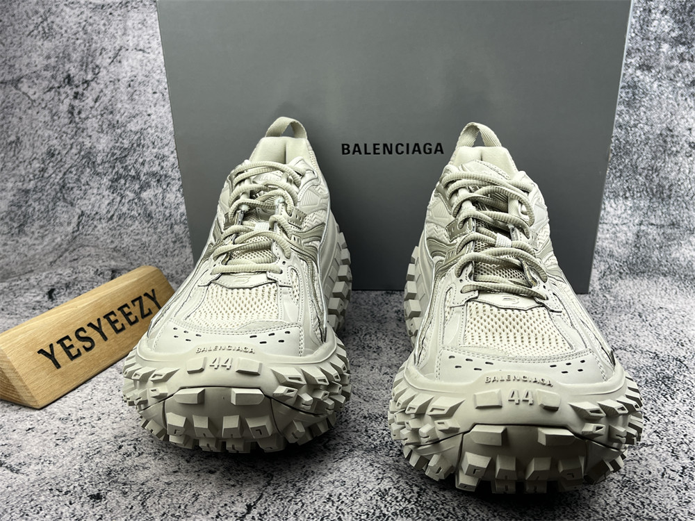 ua Ba1en*iaga defender beige