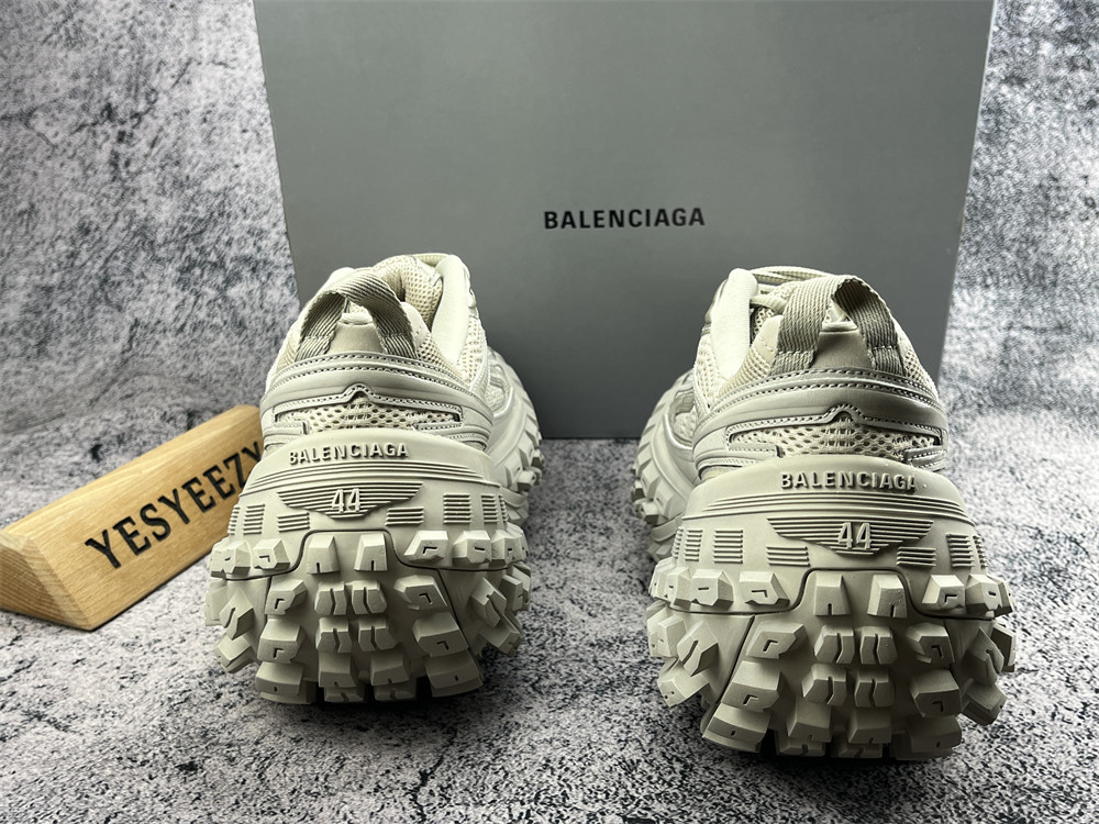 ua Ba1en*iaga defender beige