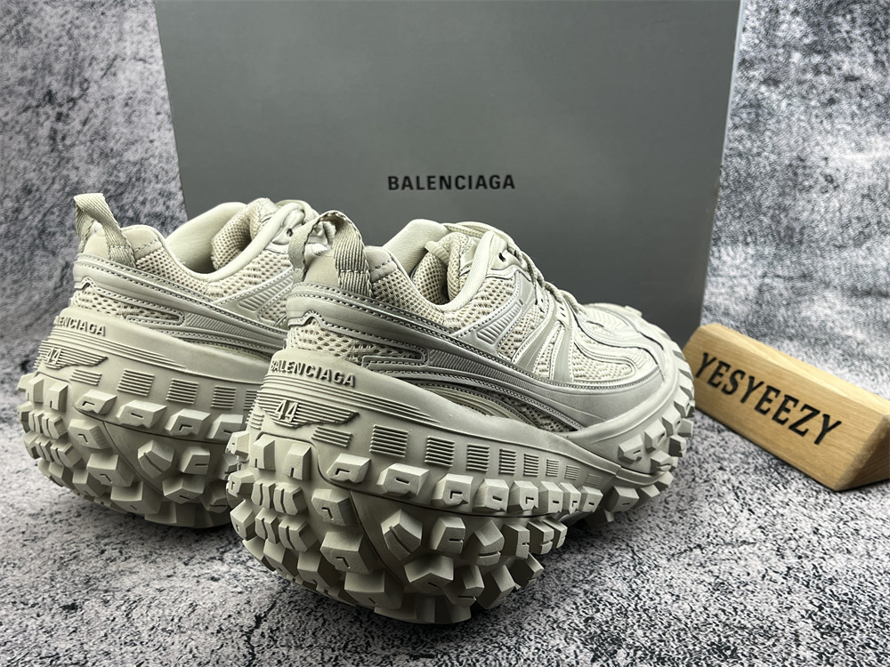ua Ba1en*iaga defender beige