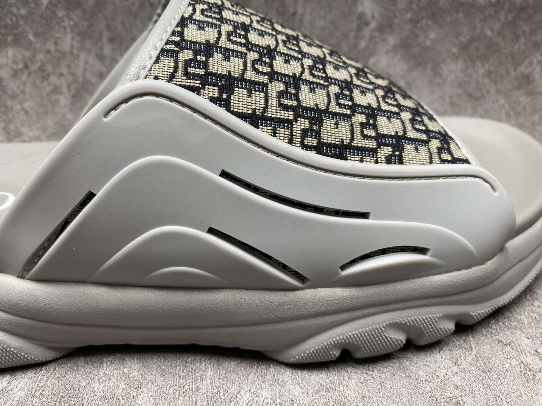 UA D10r Sandal