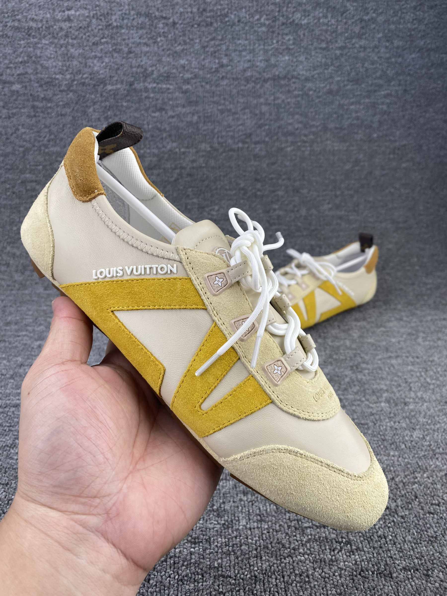 UA LV Sneaker