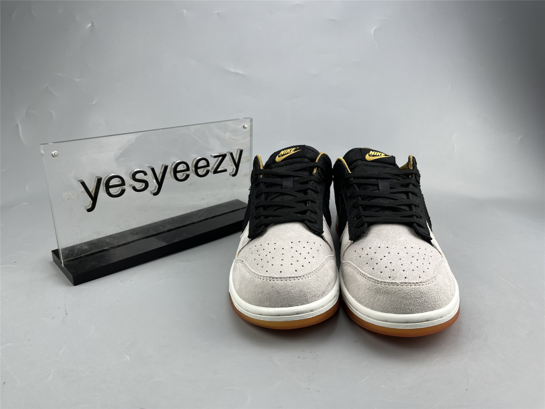 UA NIKE DUNK LOW GS 