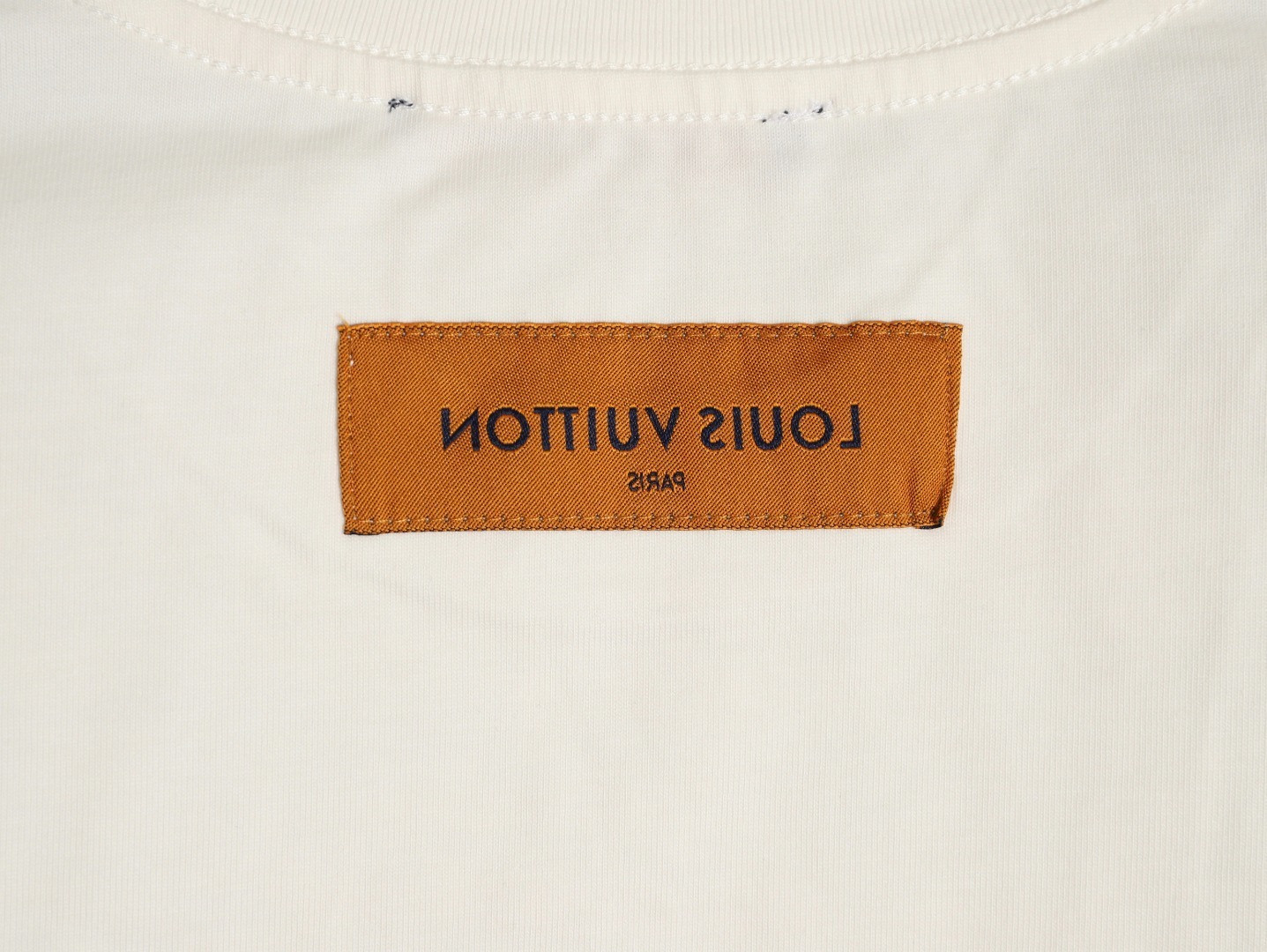 L0vis Vvtt0n Long-sleeved T-shirt