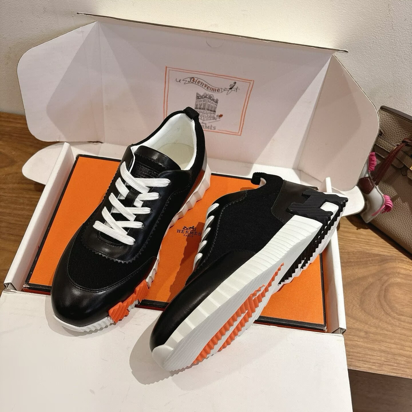 UA H**me5 Bouncing Sneaker