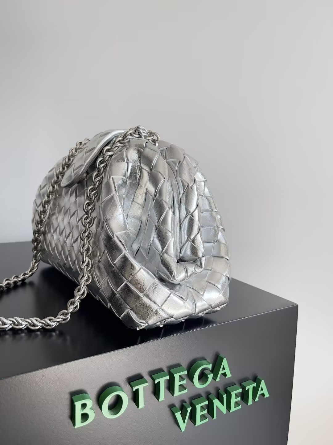 B0tt*ga Ven*ta LAUREN CLUTCH Andiamo Parachute 31x16.5x11cm