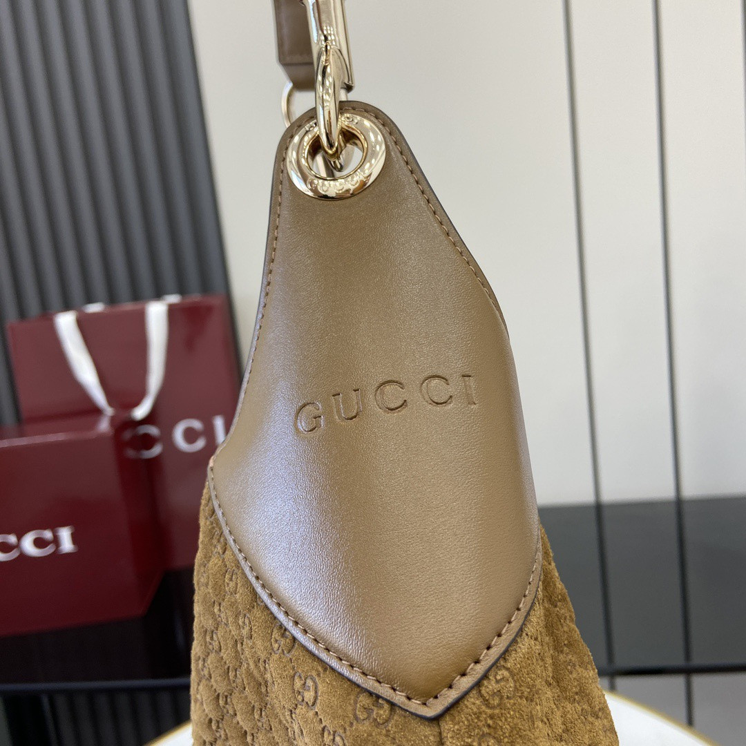 Gvc*1 B Large Shoulder Bag 49x 46x 4cm