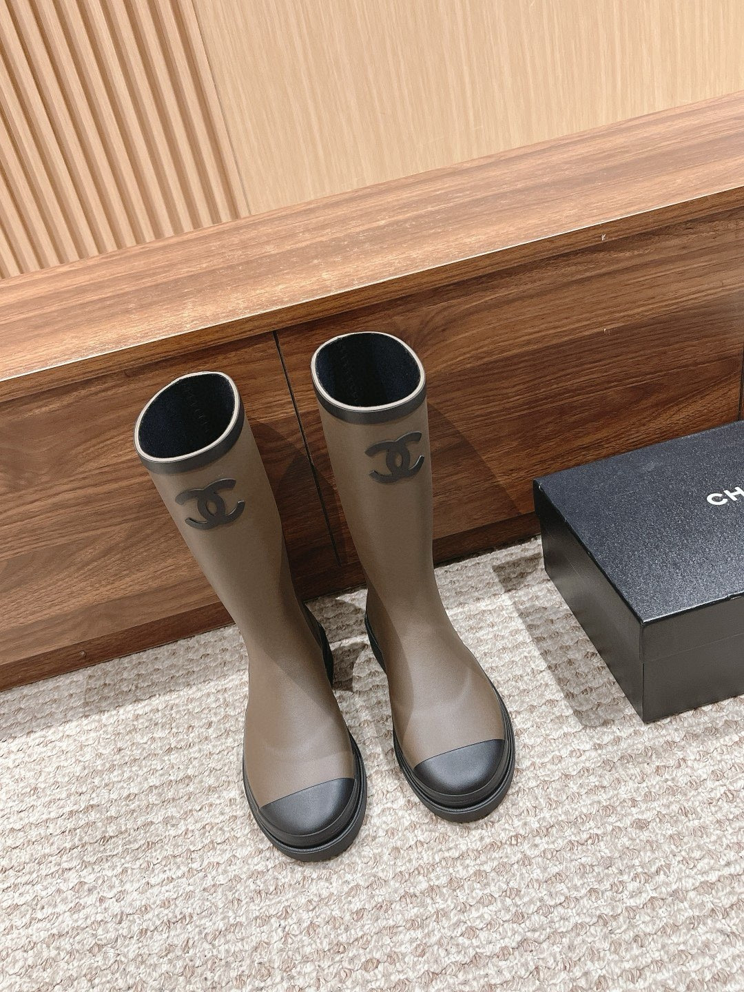 ua Ch**el boots (7-10 days production time)