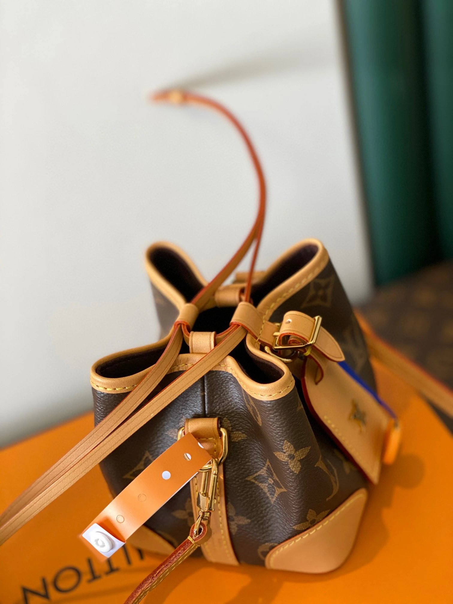 LV NOE PURSE M57099