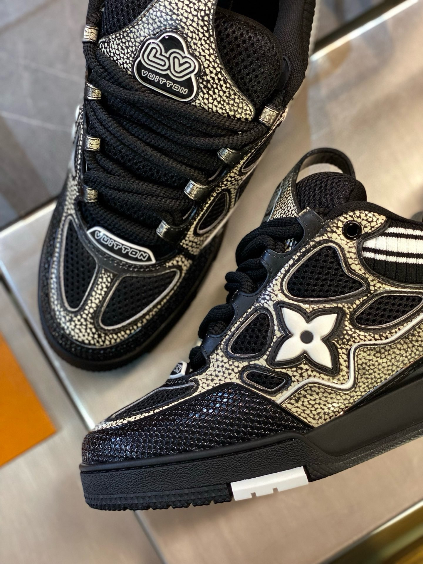 UA LV Skate Sneaker