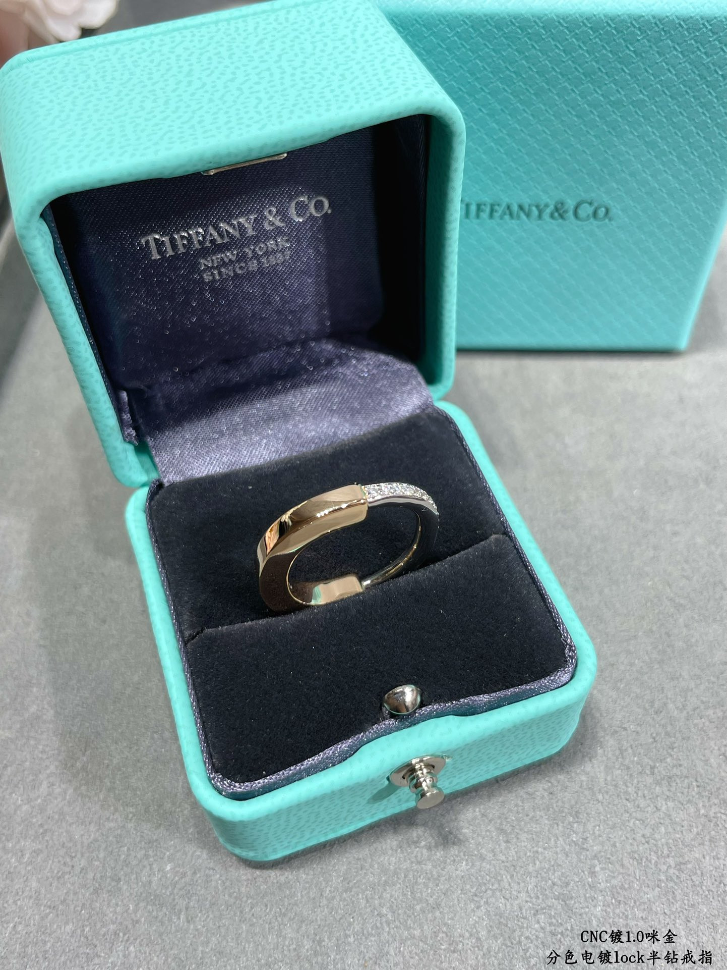T*f*ny & co. lock ring