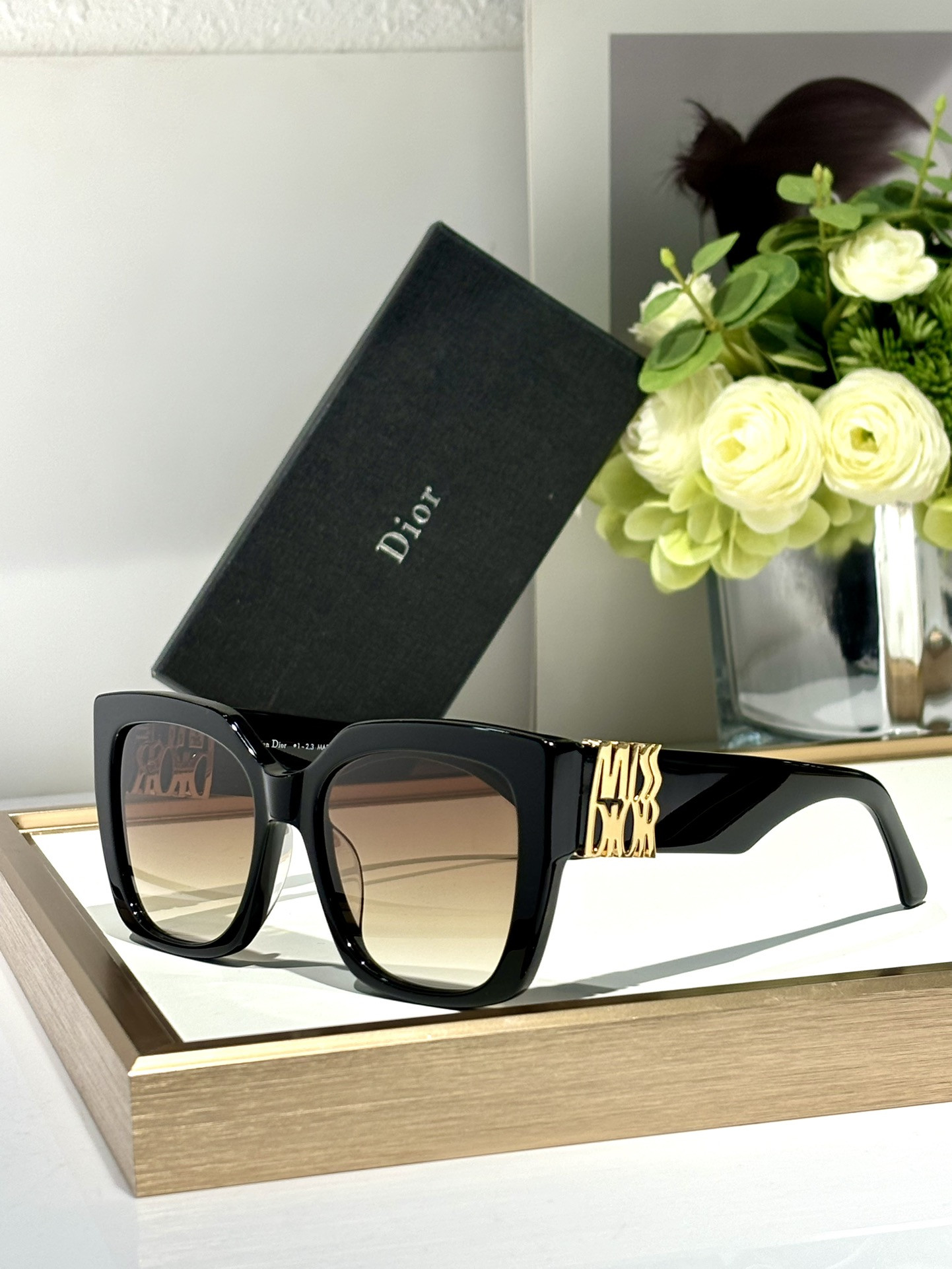 D10r Glasses