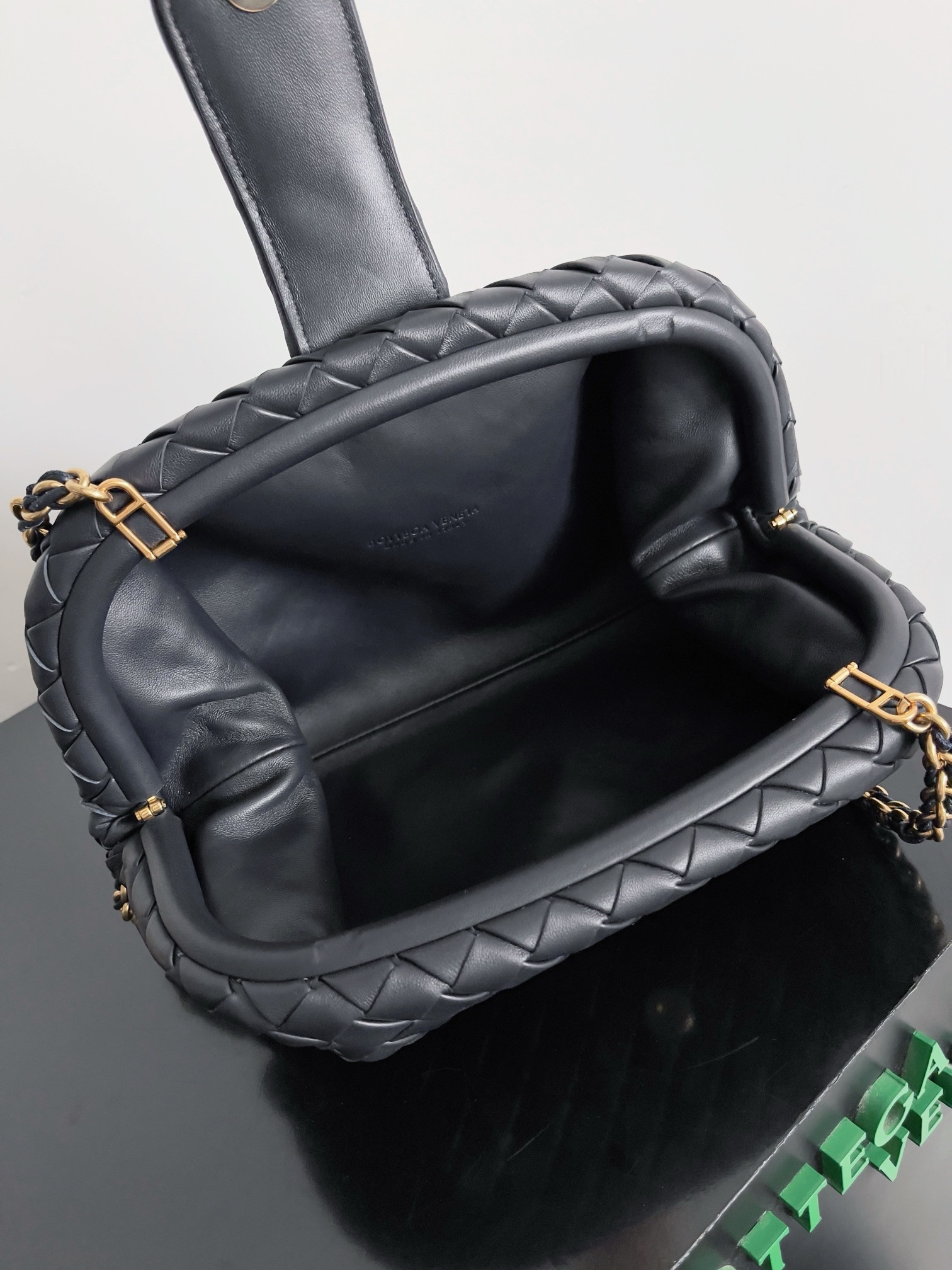 B0tt*ga Ven*ta LAUREN CLUTCH Andiamo Parachute 31x16.5x11cm