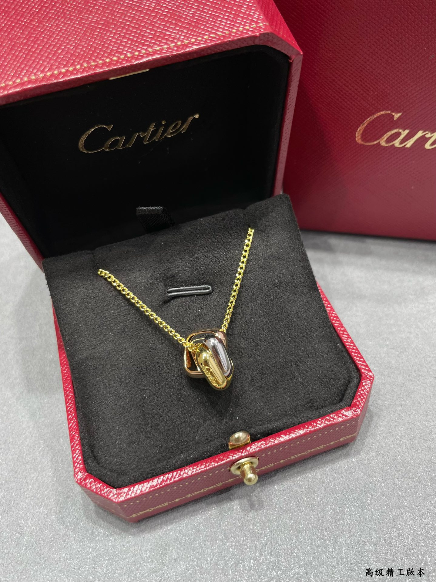 Ca*t1er square triple-ring Necklace
