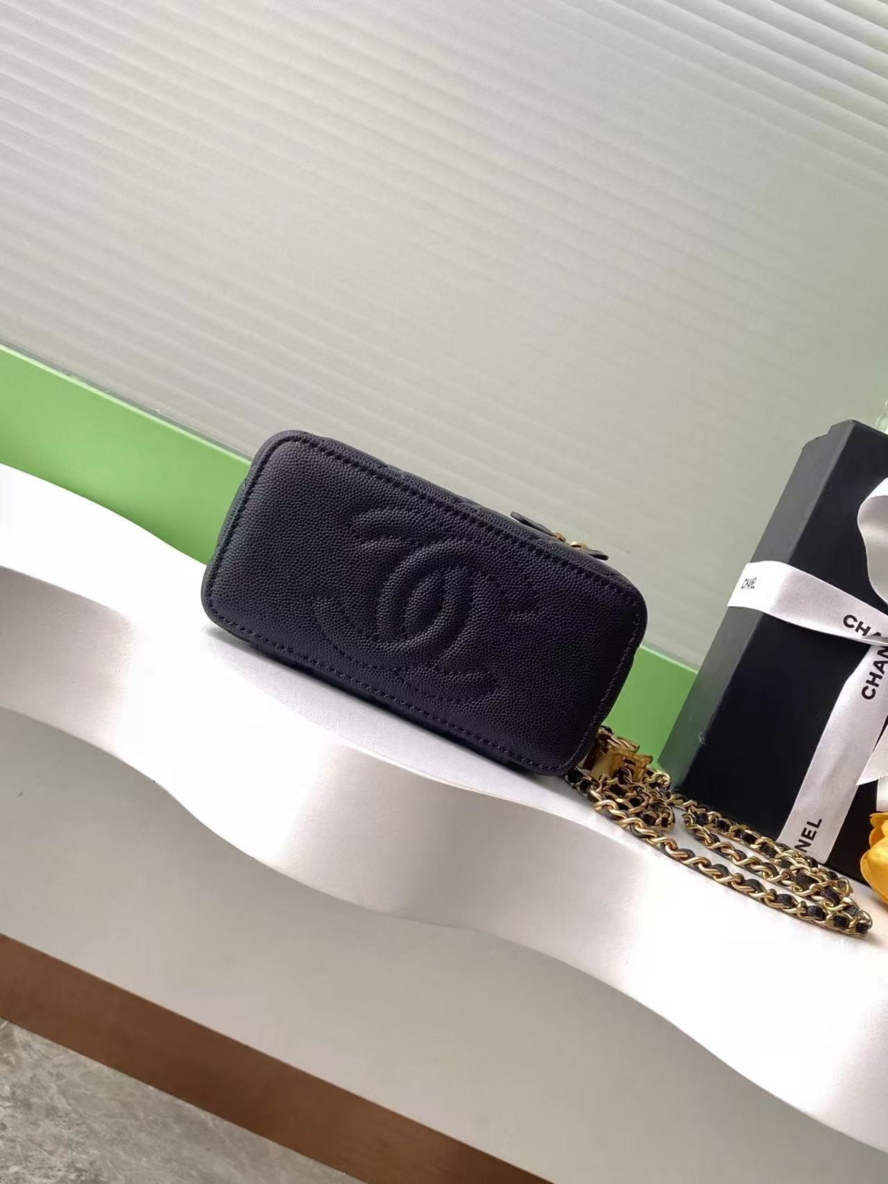 Ch**el Vanity With Chain 9.5x17x8cm