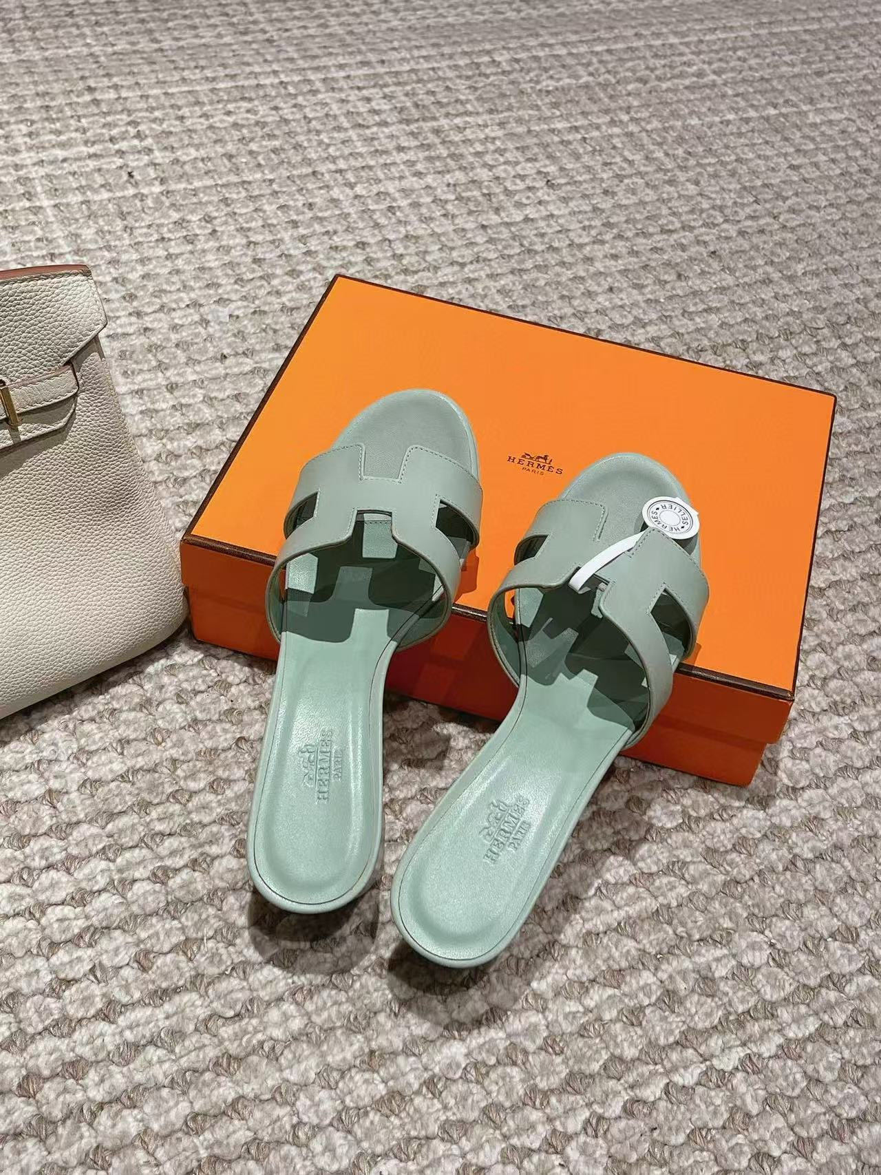 UA H**me5 Oasis Sandal