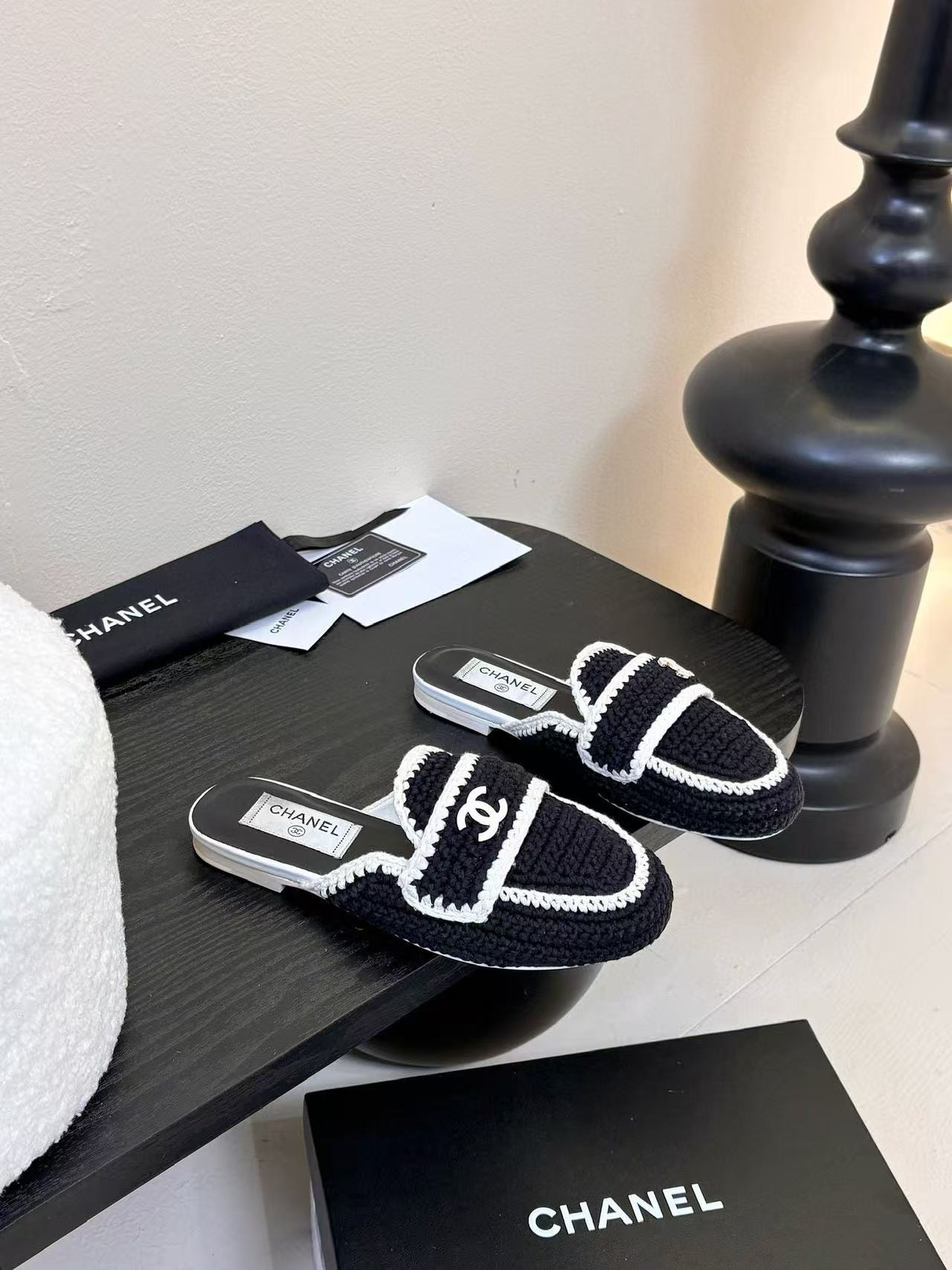 UA Ch**el Slides