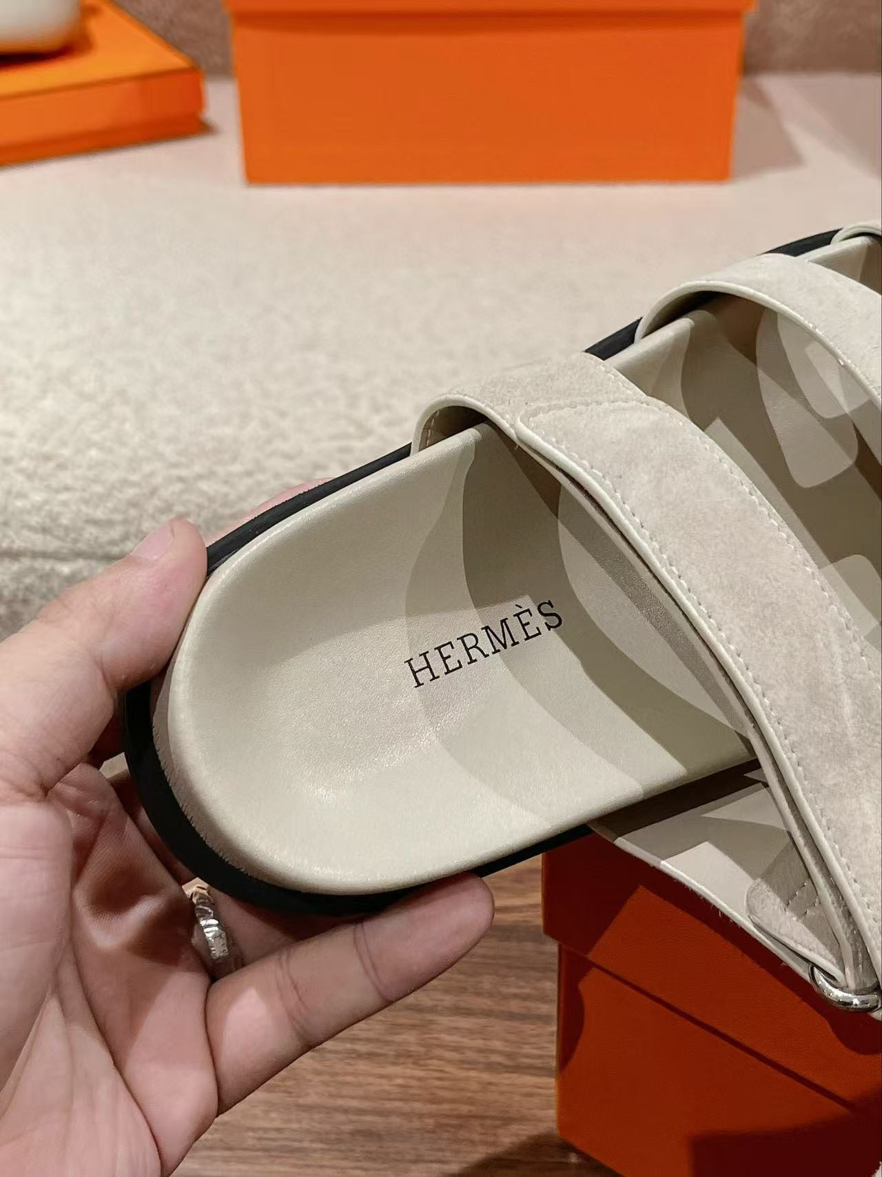 UA H**me5 Chypre Sandal
