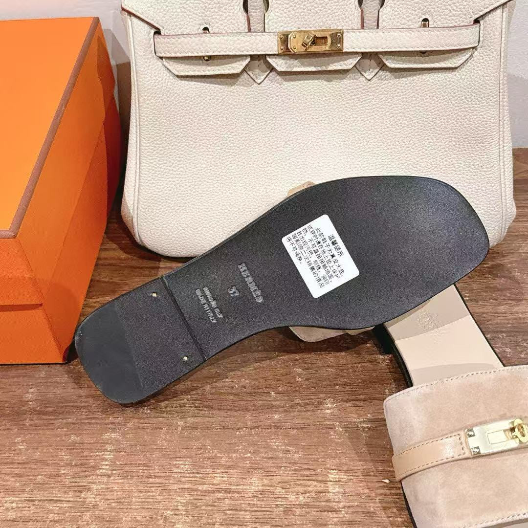 UA H**me5 Giulia sandal
