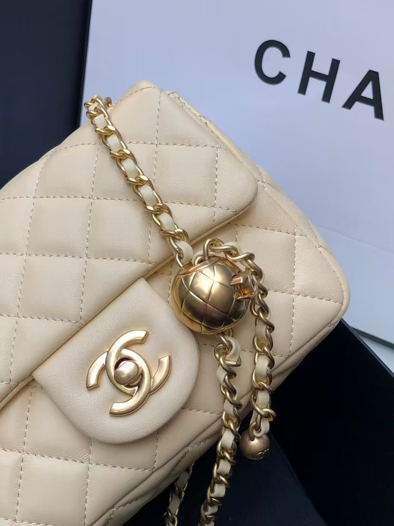 Ch**el MINI FLAP 13.5 × 17 × 8 cm