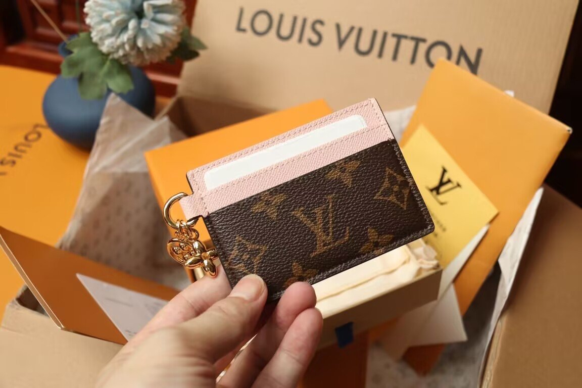 LV Charms Card Holder M82739 10x7x0.3cm