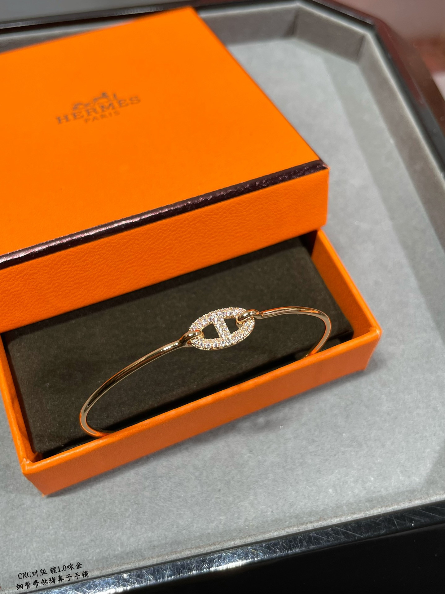 H**me5 thin tube D1am0nd pig nose Bracelet