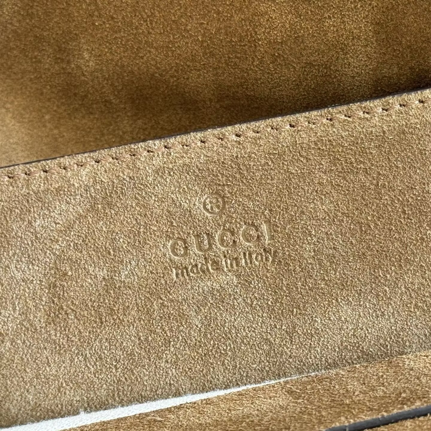 Gvc*1 large shoulder bag with chain 36x19.5x9.5cm