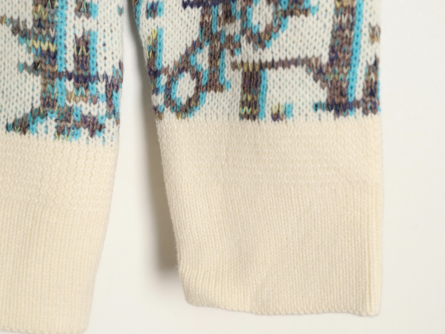 D10r 25ss Sweaters