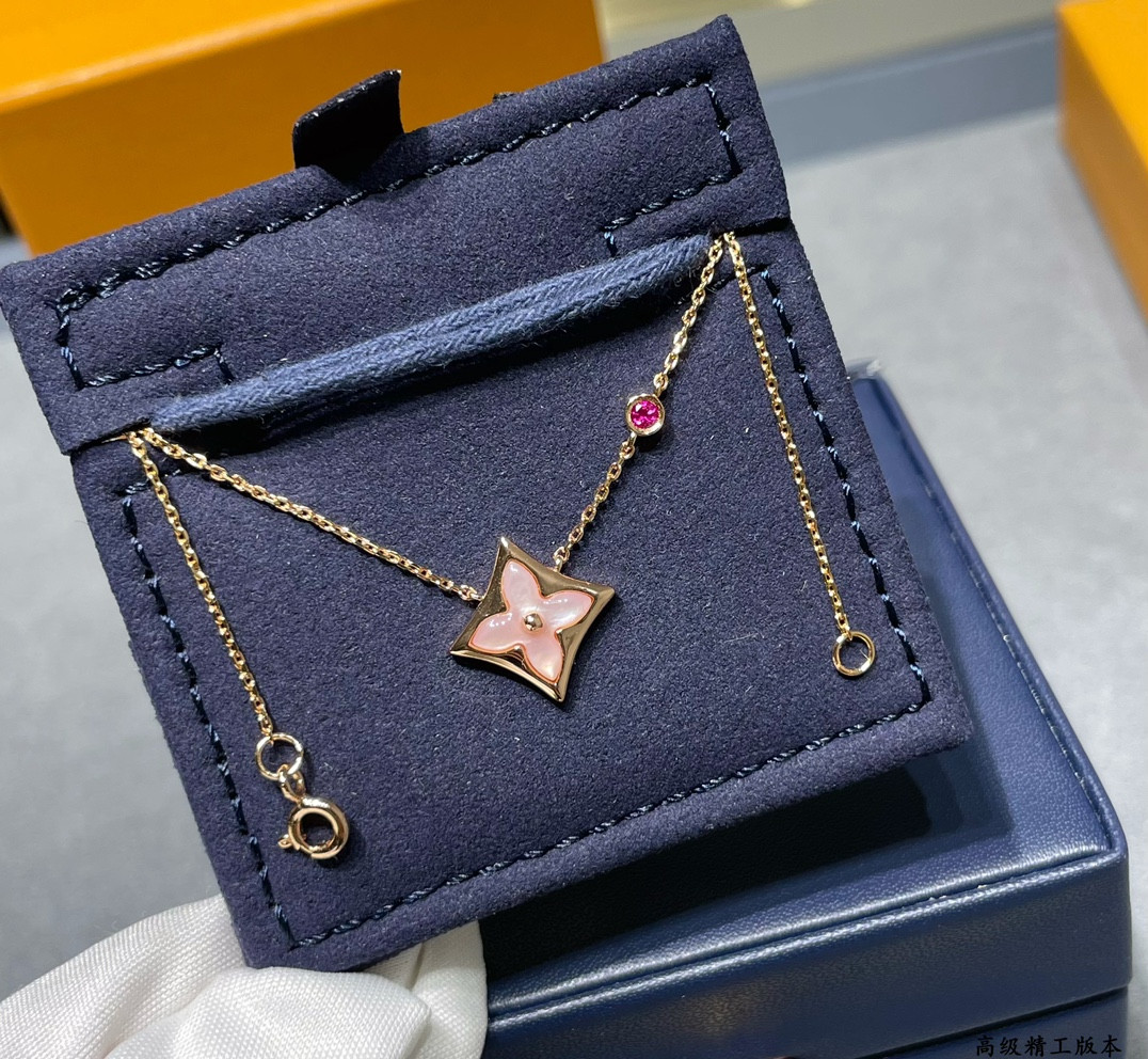 L0vis Vvtt0n Square Pink D1am0nd pink shell Necklace
