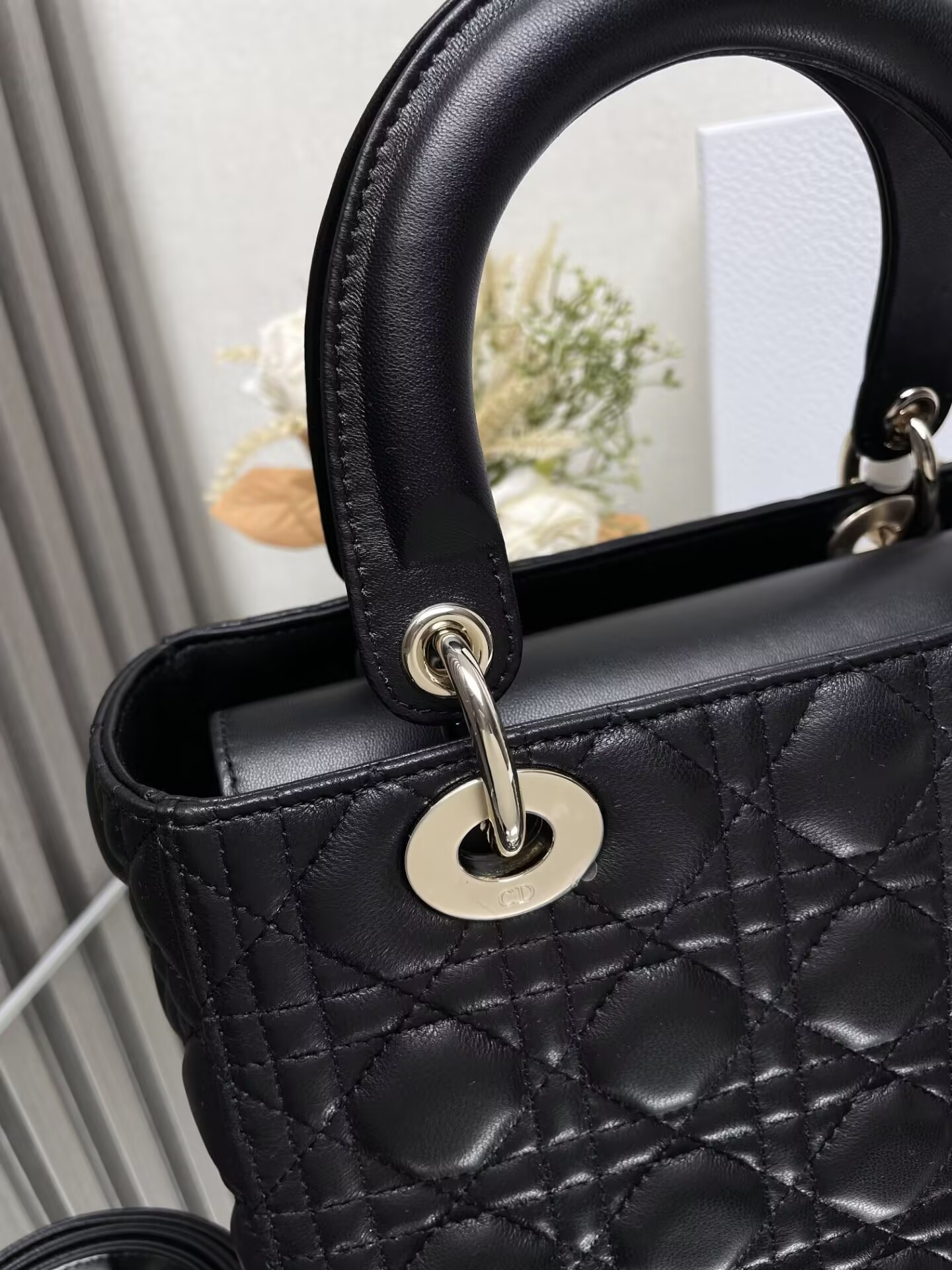 Medium Lady D10r Bag 24 x 20 x 12 cm